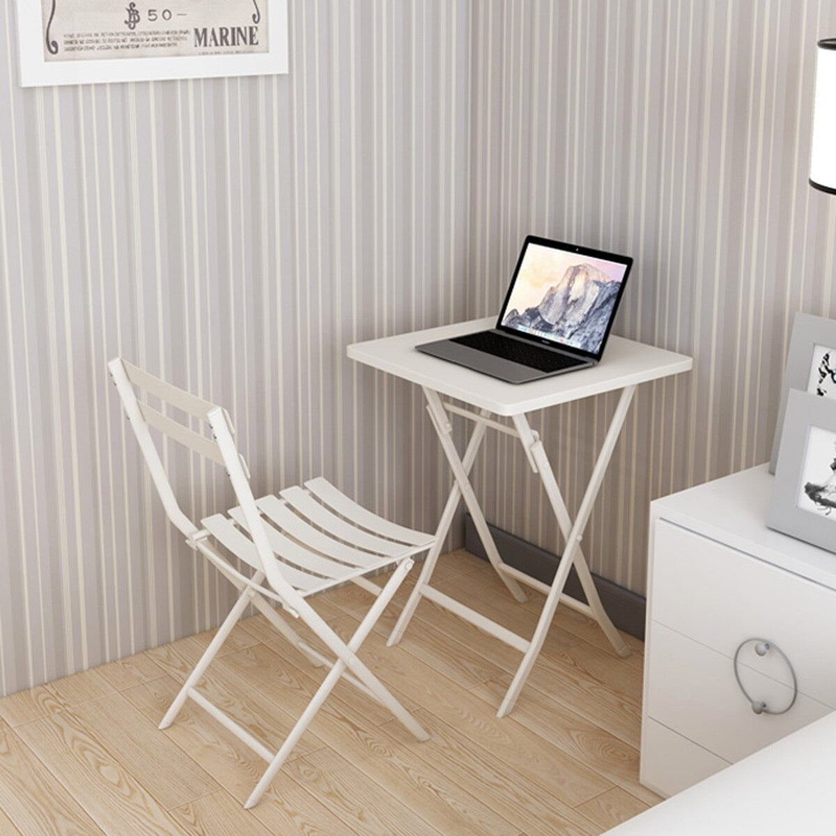 Ensemble de bistro minimaliste pour terrasse, 3 pièces, table carrée et chaises pliantes - 3 pièces