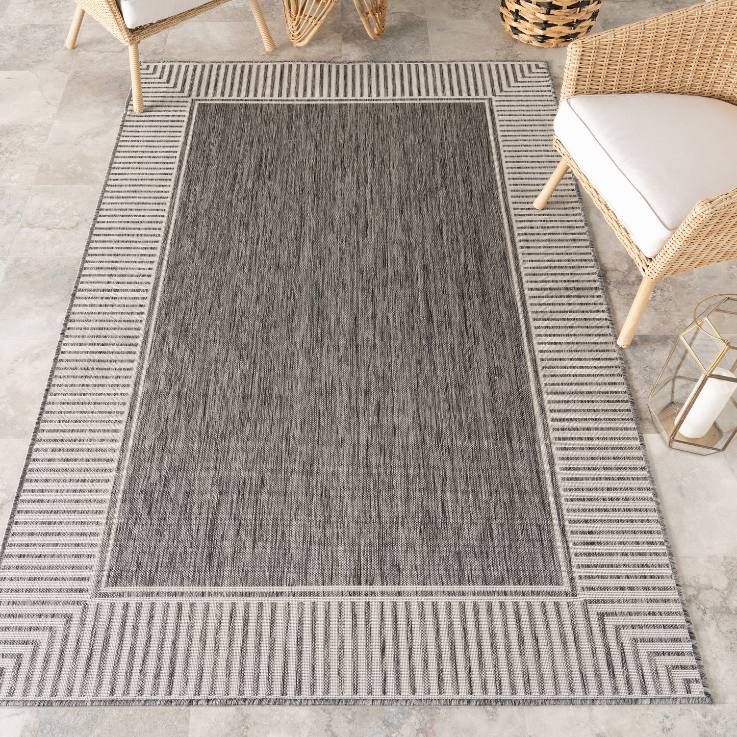 Nuloom Leah Classic Bordered Indoor/Outdoor Area Rug