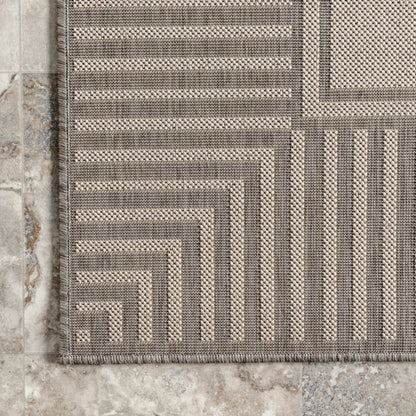 Nuloom Leah Classic Bordered Indoor/Outdoor Area Rug