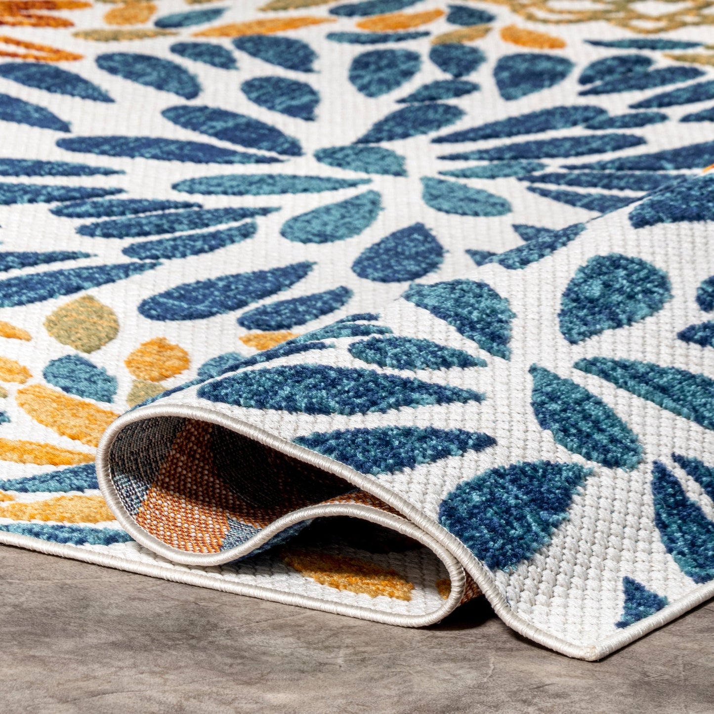 Nuloom Ronda Bold Floral Indoor/Outdoor Area Rug