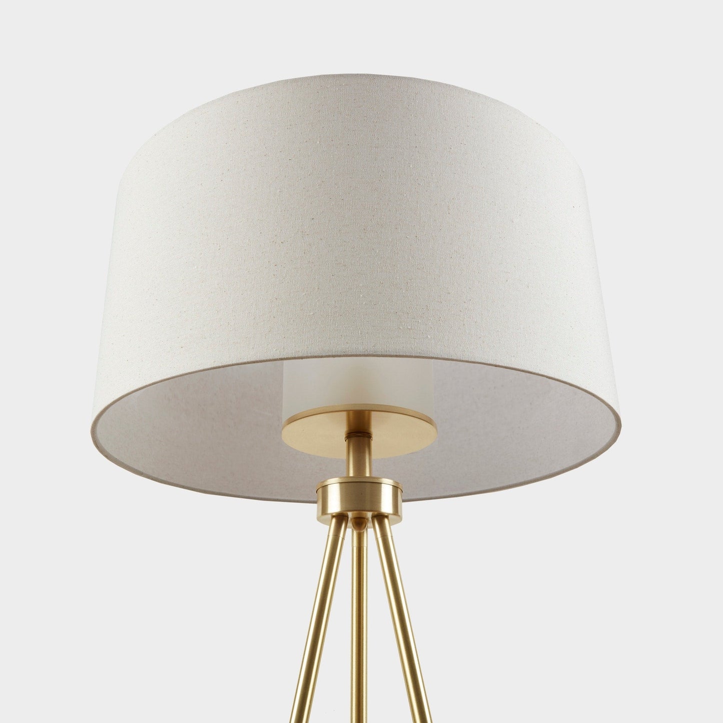 Lampe de sol sur pied en métal Pacific avec abat-jour en verre de INK+IVY