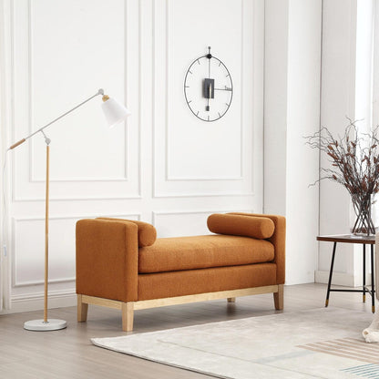 Tabouret-banc capitonné élégant de 53,5 pouces avec pieds en bois et coussins de soutien.