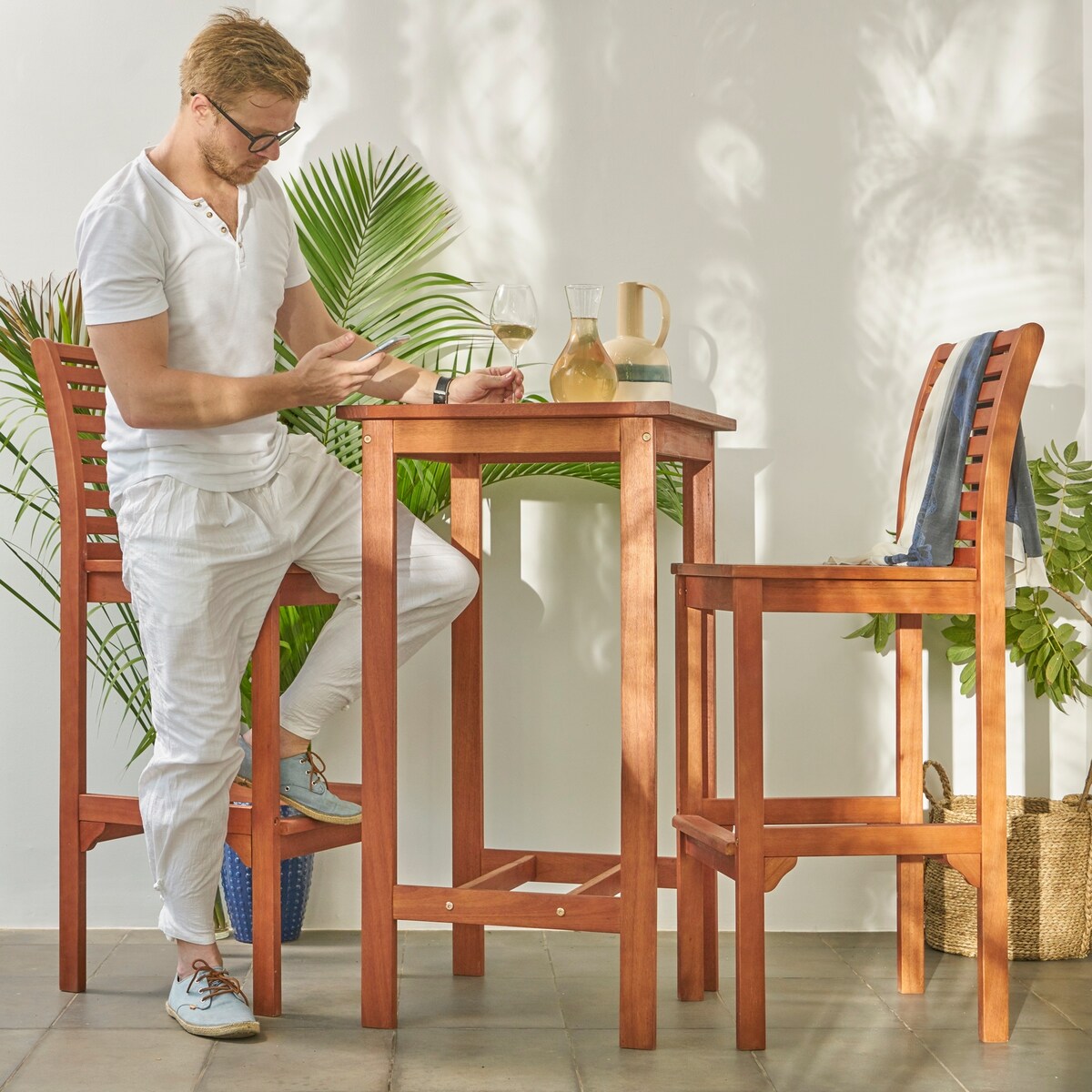 Ensemble table de bar et chaises en bois Emilio