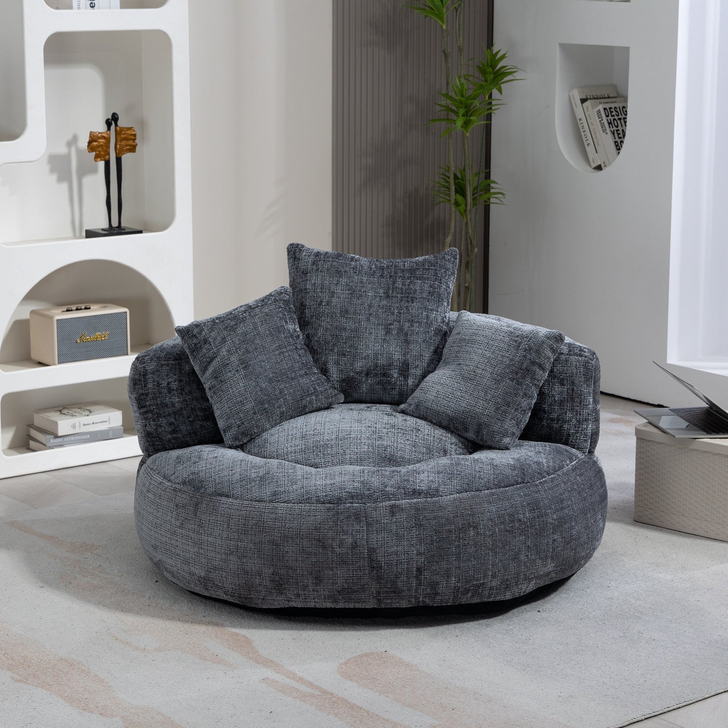 Canapé pouf géant gris en chenille 42.52, pour chambre à coucher, avec trois coussins.