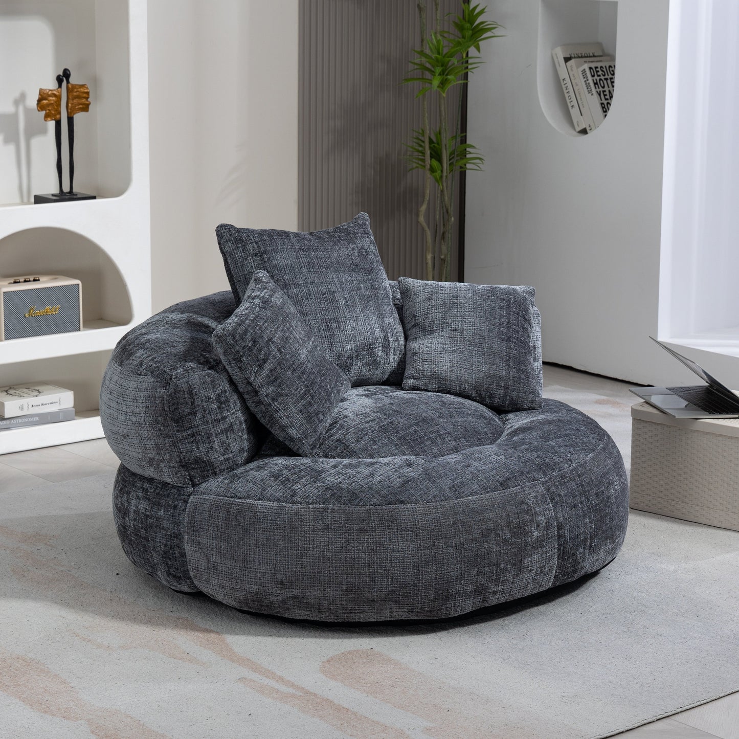 Canapé pouf géant gris en chenille 42.52, pour chambre à coucher, avec trois coussins.