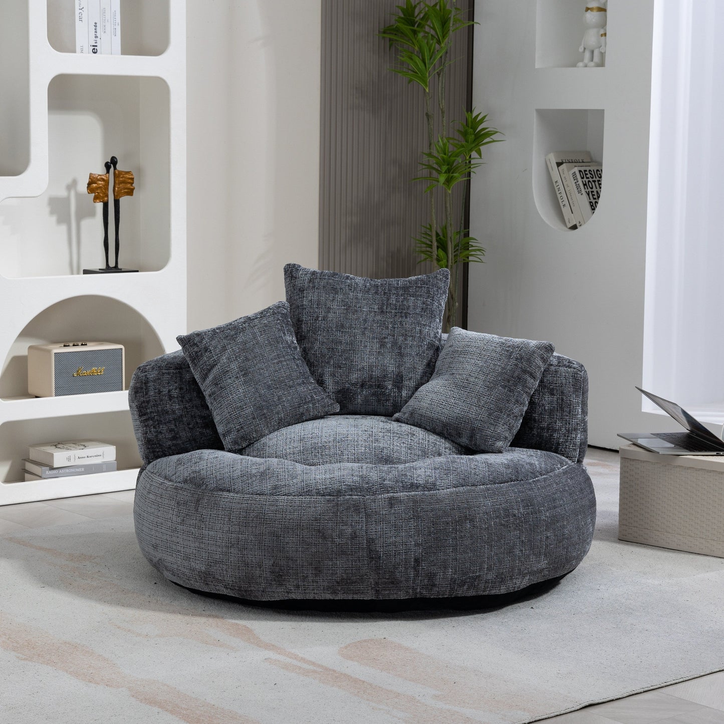 Canapé pouf géant gris en chenille 42.52, pour chambre à coucher, avec trois coussins.