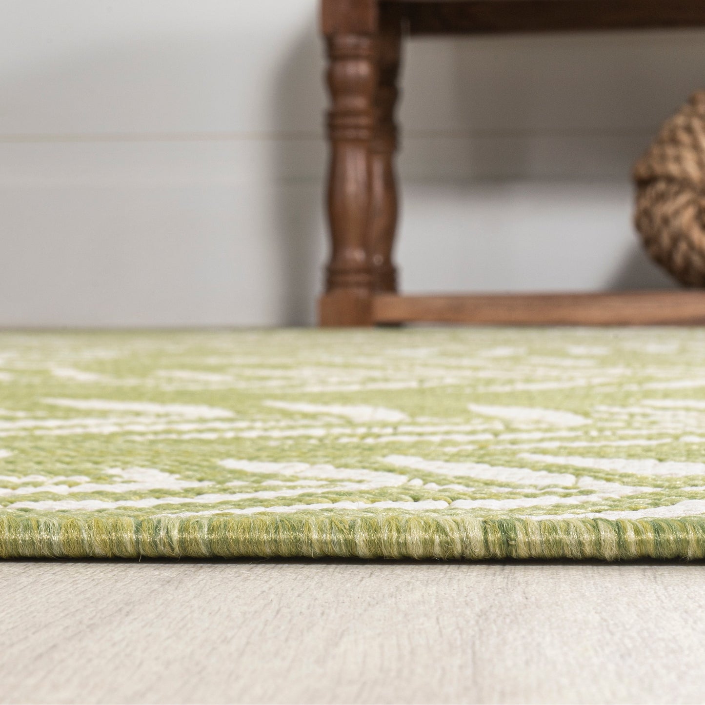JONATHAN Y Galon Palm Frond Indoor/Outdoor Area Rug