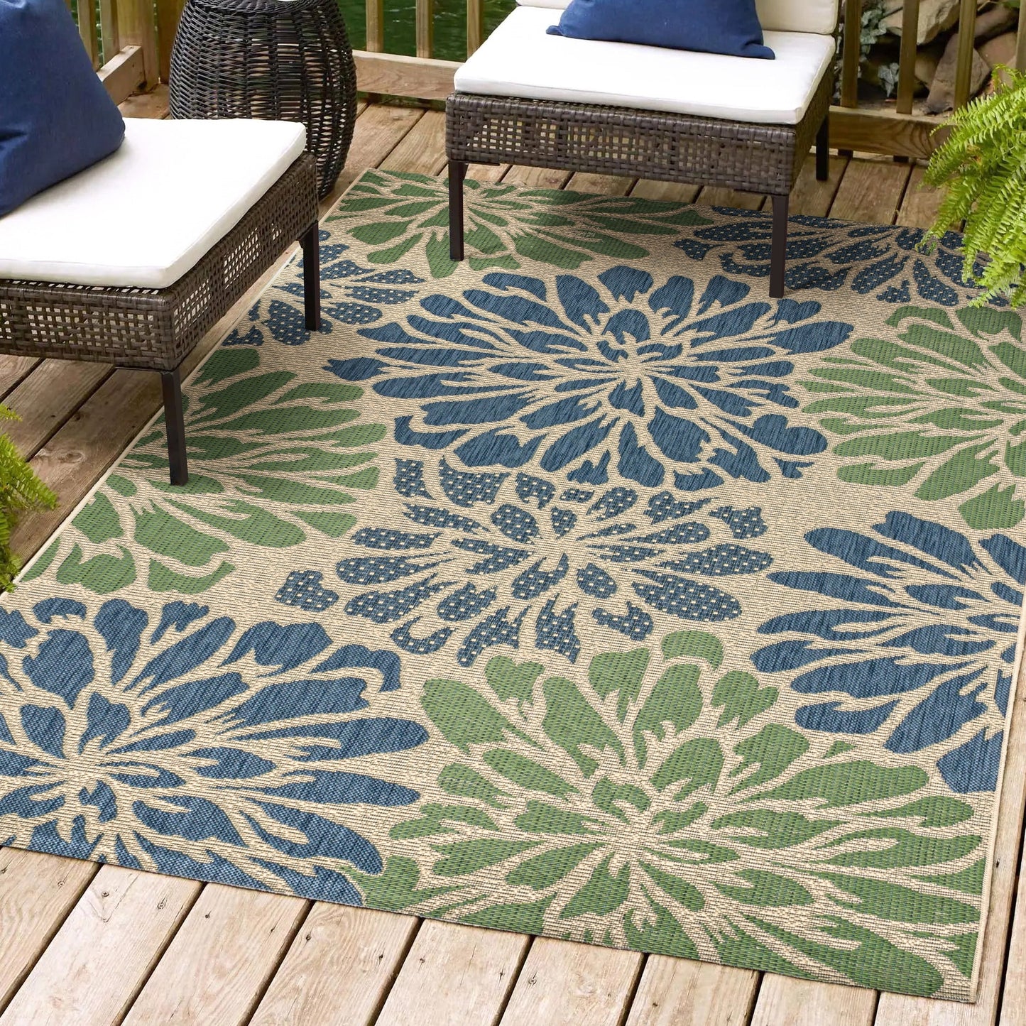 JONATHAN Y Floral Textured Weave Indoor/Outdoor Area Rug