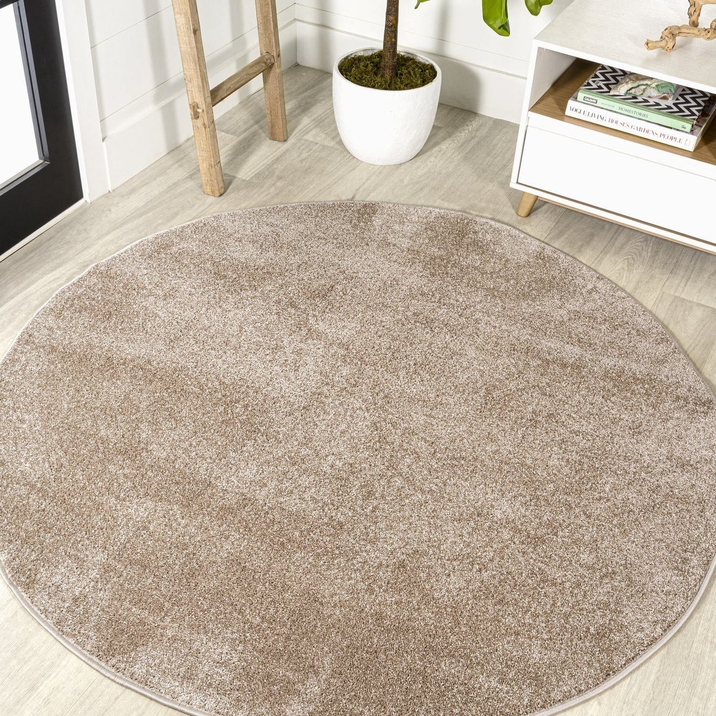 JONATHAN Y Tumbling Solid Low-Pile Area Rug