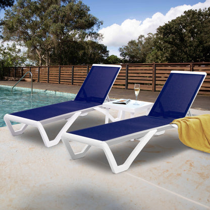 Chaise longue de jardin inclinable et réglable Kozyard Alan, entièrement en aluminium et avec pieds en résine de polypropylène.