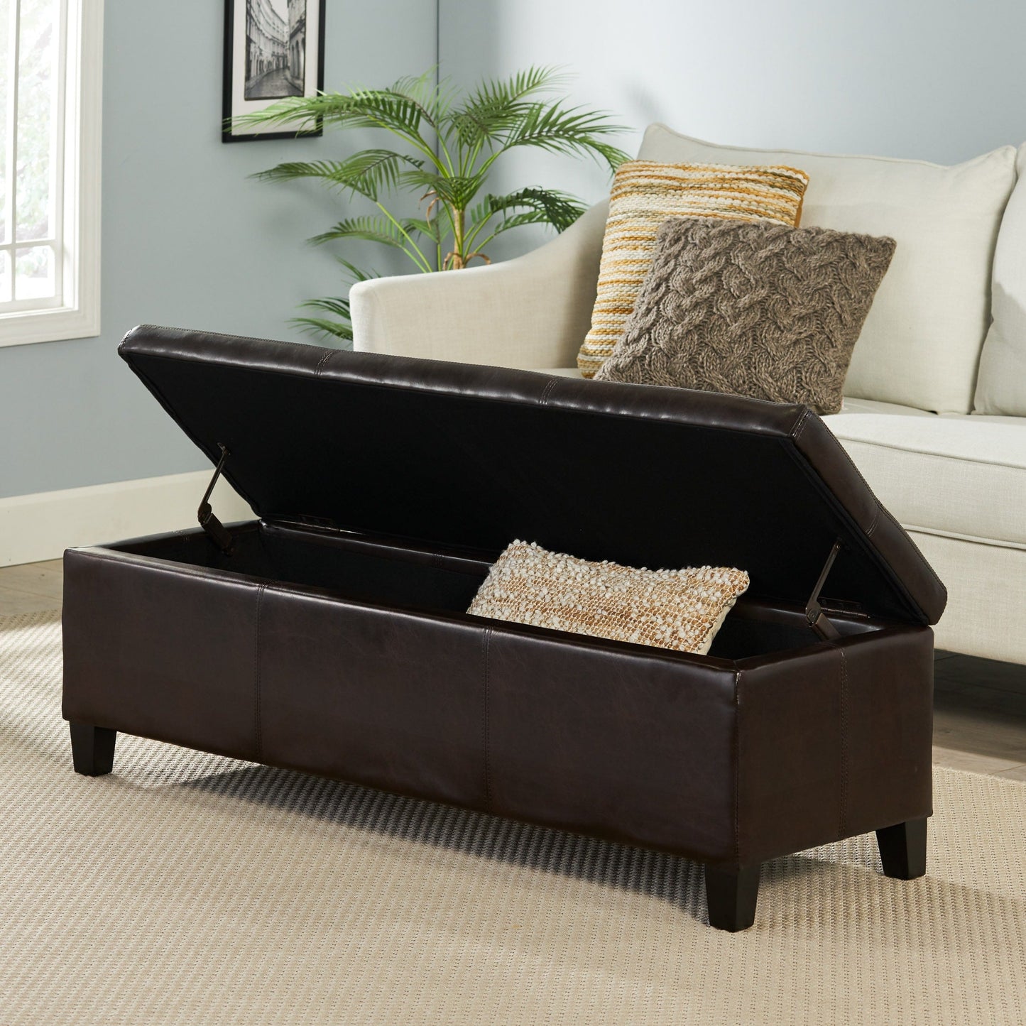 Banc de rangement Lucinda en simili cuir de Christopher Knight Home - 130,5 cm L x 44,5 cm l x 41,3 cm H