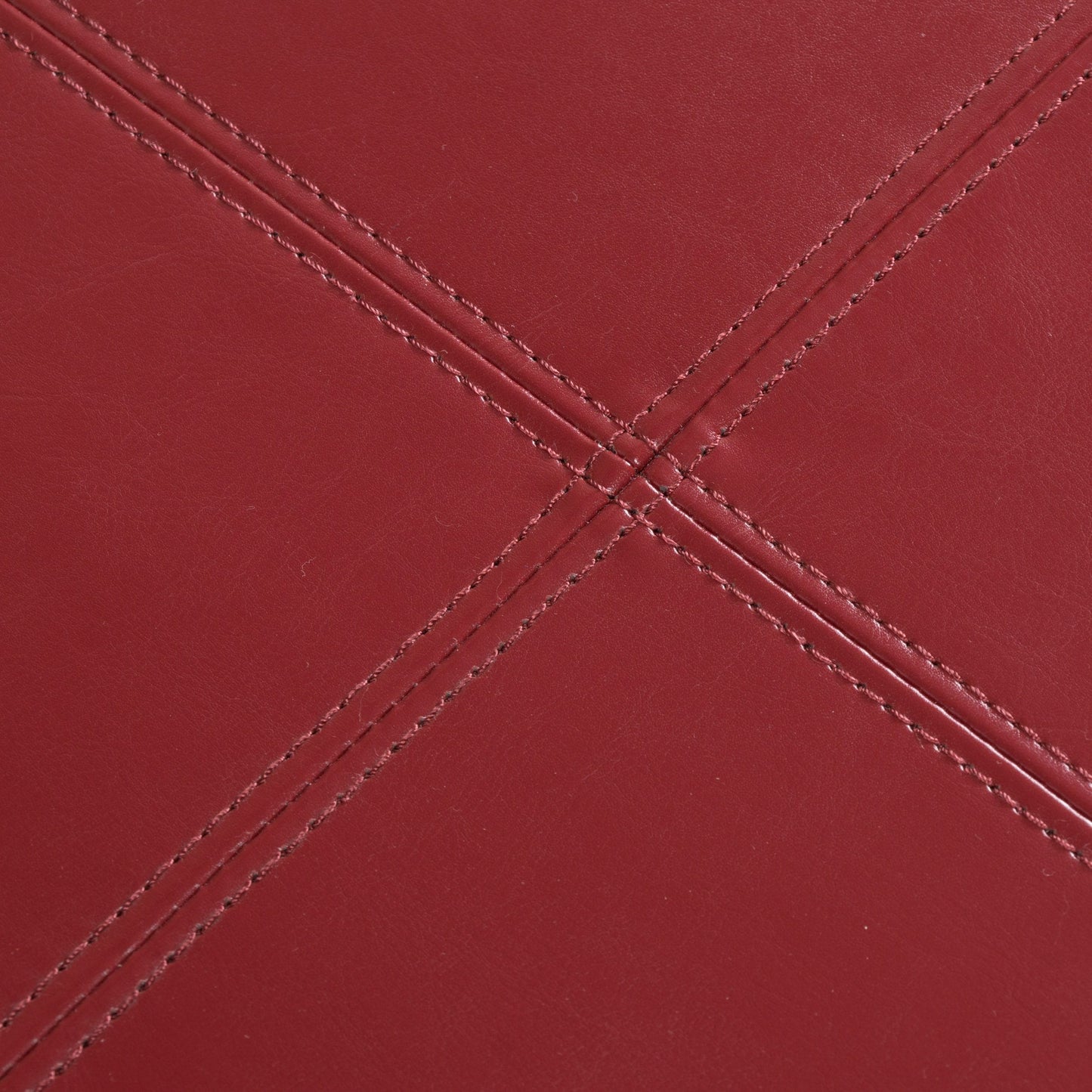 Banc de rangement Lucinda en simili cuir de Christopher Knight Home - 130,5 cm L x 44,5 cm l x 41,3 cm H