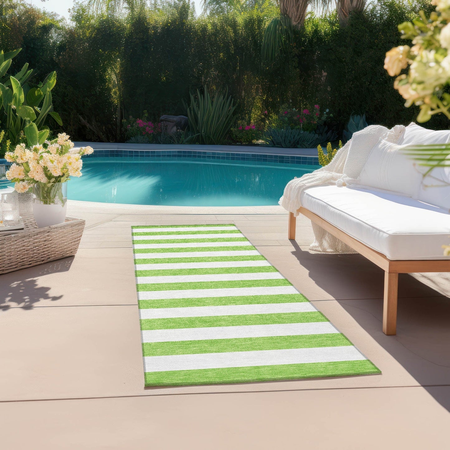Machine Washable Indoor/ Outdoor Cabana Stripe Chantille Rug