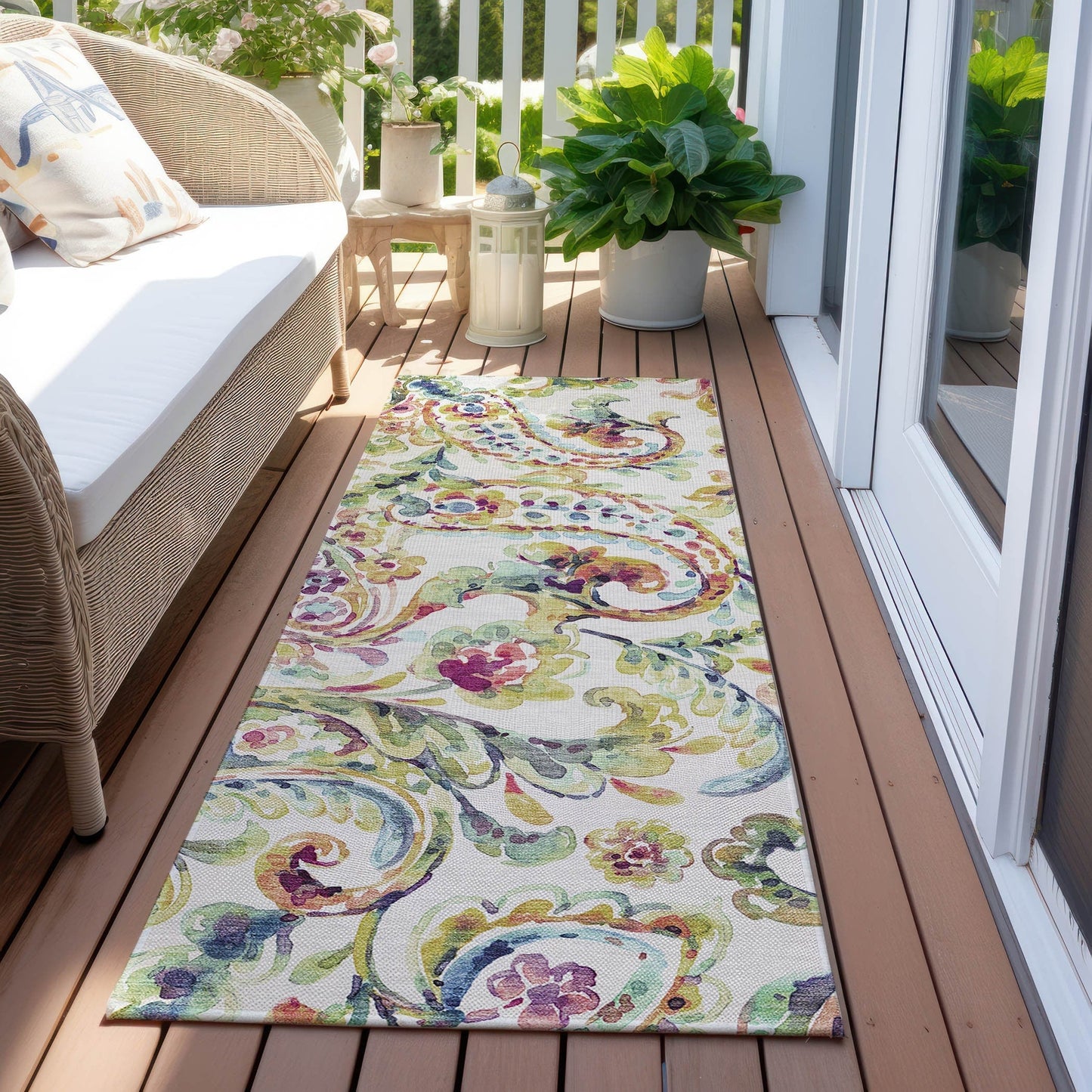Machine Washable Indoor/ Outdoor Chantille Traditional Scroll Rug