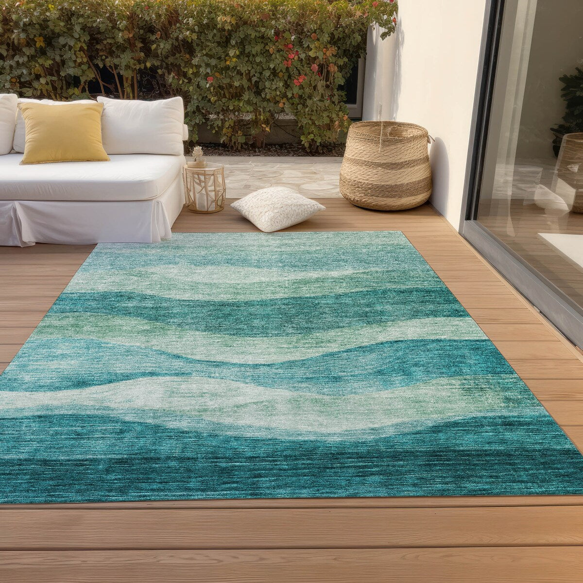 Machine Washable Indoor/ Outdoor Contemporary Waves Chantille Rug