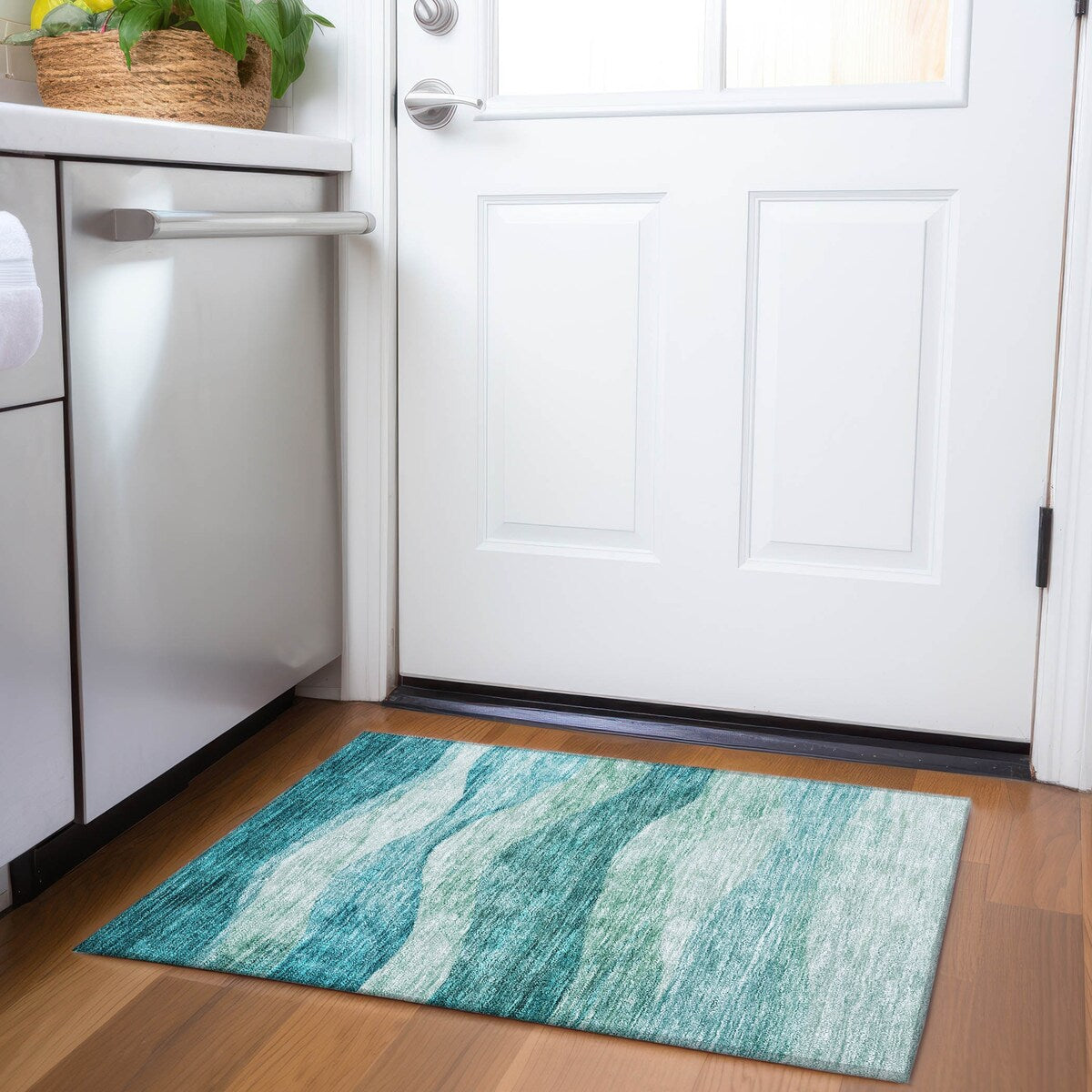 Machine Washable Indoor/ Outdoor Contemporary Waves Chantille Rug
