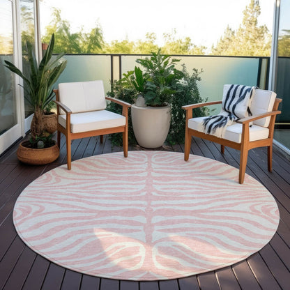 Machine Washable Indoor/ Outdoor Modern Animal Print Chantille Rug