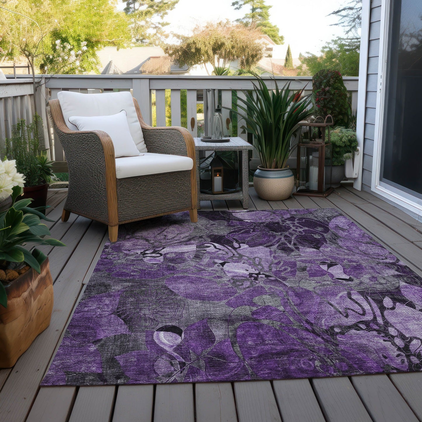 Machine Washable Indoor/ Outdoor Modern Floral Chantille Rug
