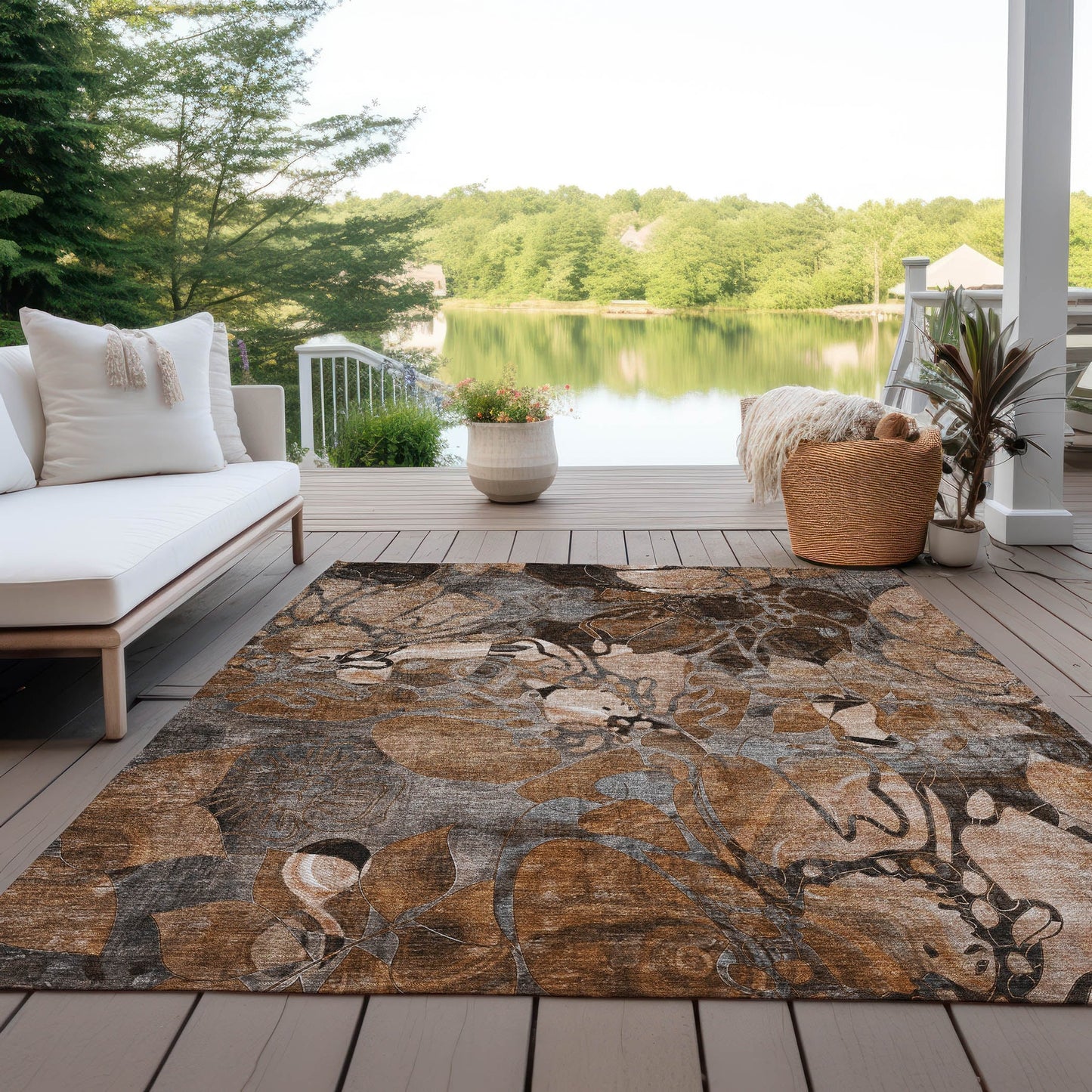 Machine Washable Indoor/ Outdoor Modern Floral Chantille Rug
