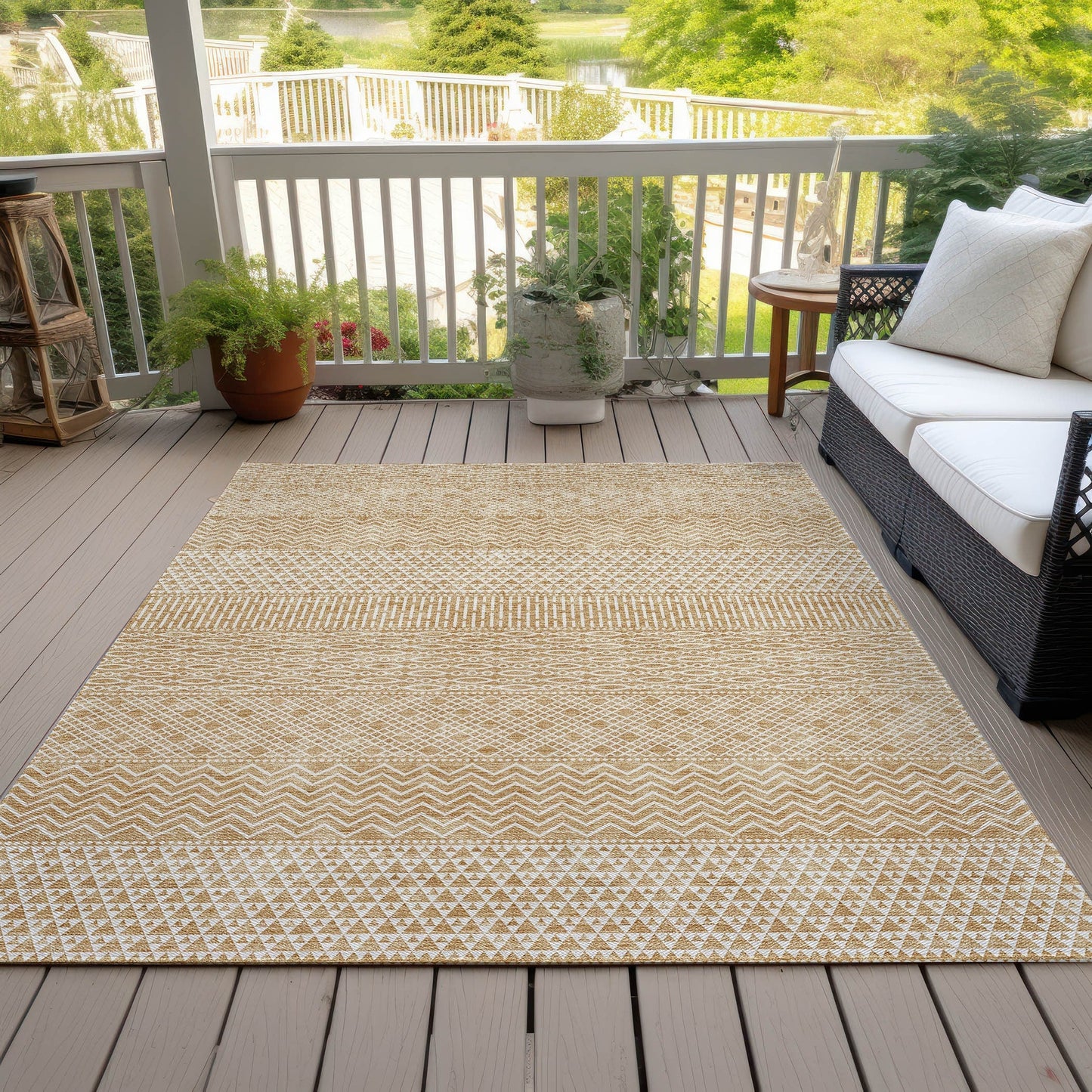 Machine Washable Indoor/ Outdoor Modern Stripes Chantille Rug