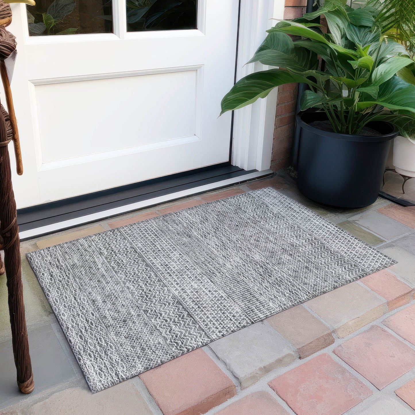 Machine Washable Indoor/ Outdoor Modern Stripes Chantille Rug