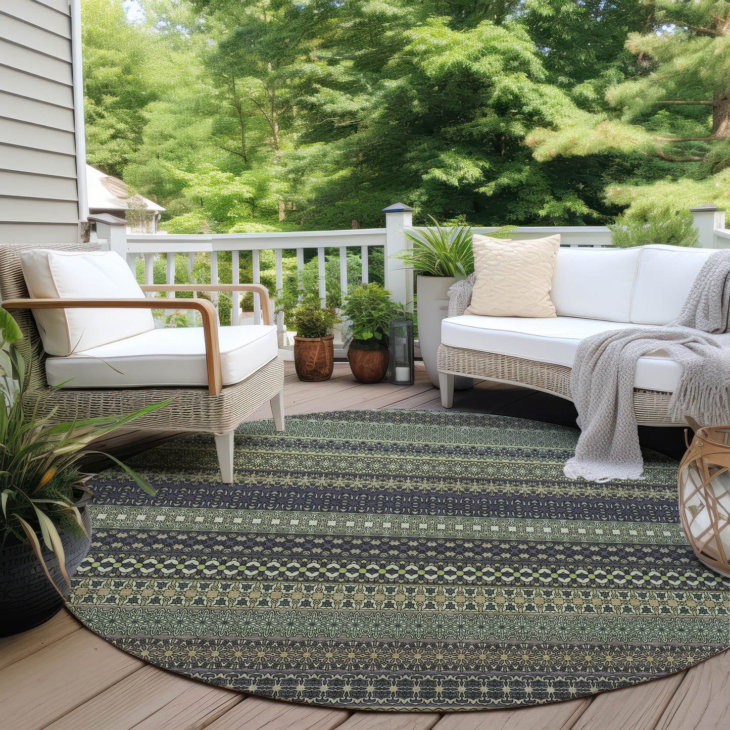 Machine Washable Indoor/ Outdoor Moroccan Stripes Chantille Rug
