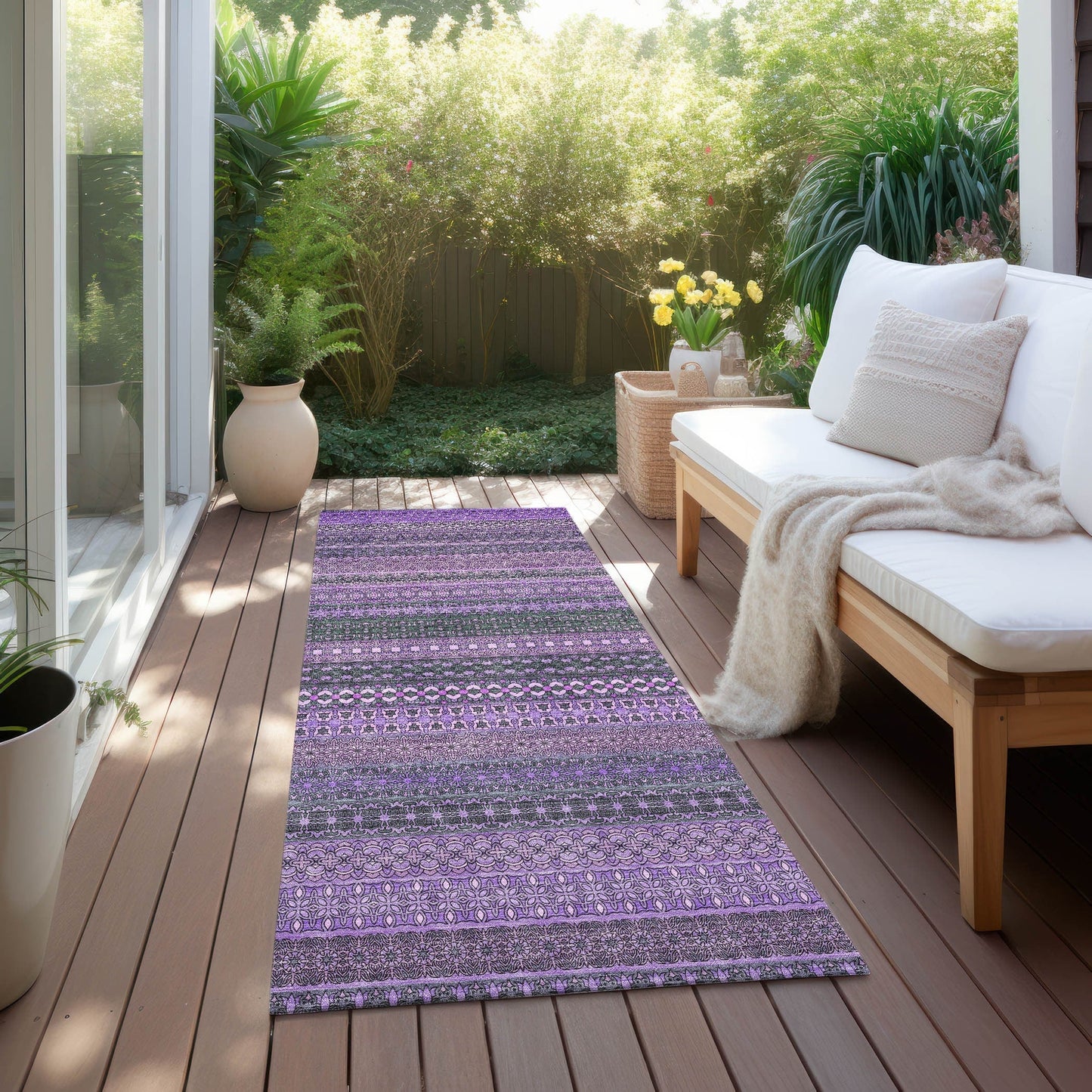 Machine Washable Indoor/ Outdoor Moroccan Stripes Chantille Rug