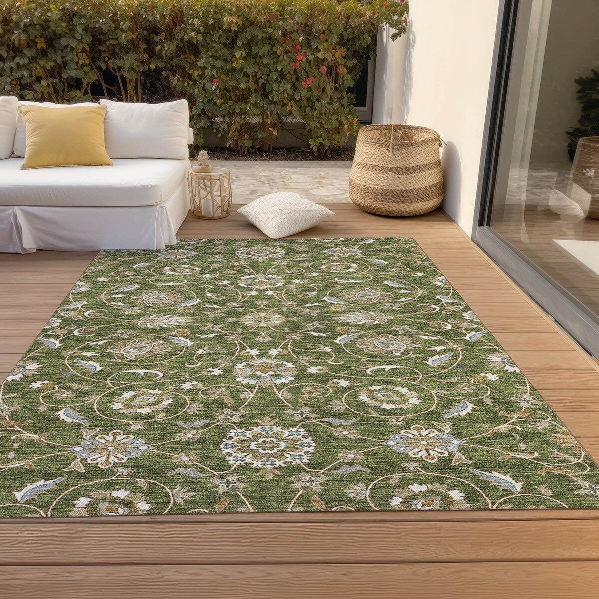 Machine Washable Indoor/ Outdoor Traditional KashanChantille Rug