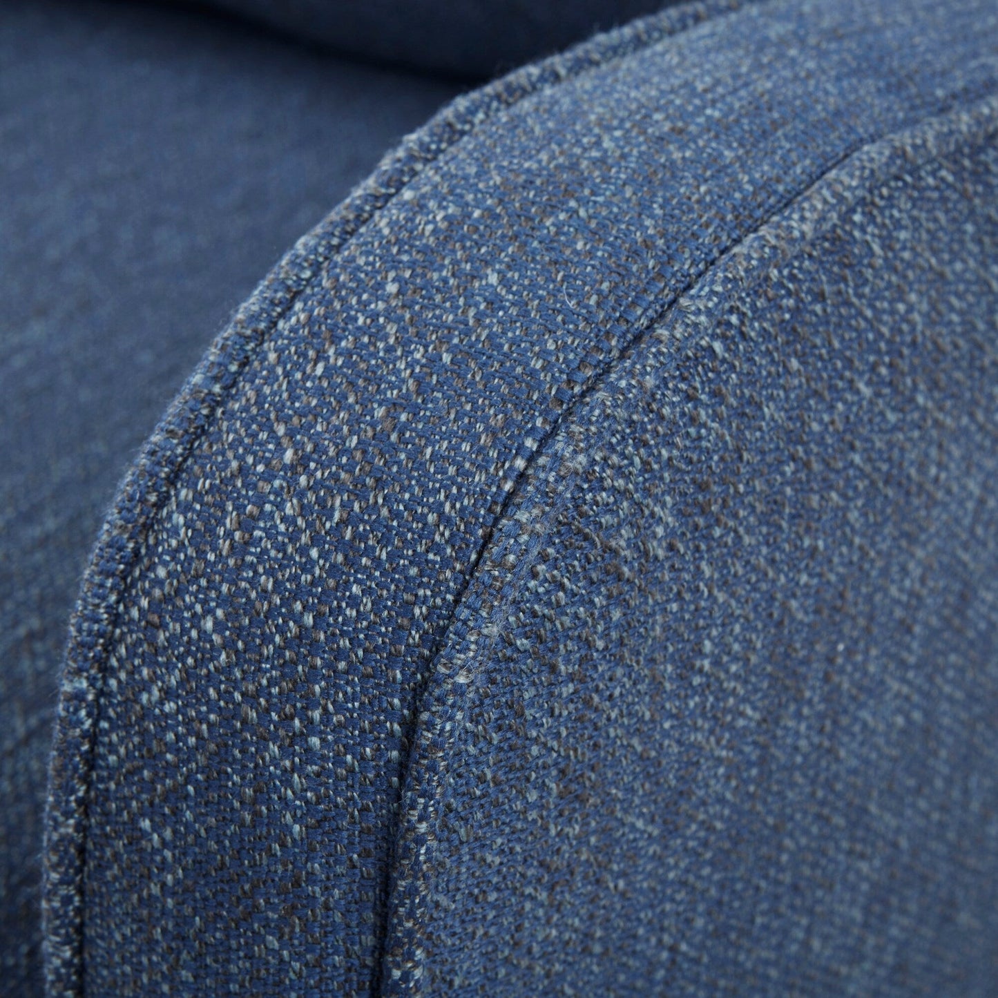 Fauteuil pivotant à accoudoirs incurvés et rembourré Madison Park Betty