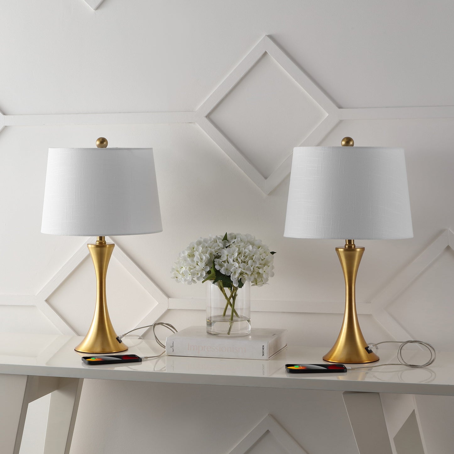 Makena 22.75 Lampe de chevet moderne et élégante en forme de sablier en fer avec port de charge USB, (lot de 2) par JONATHAN Y