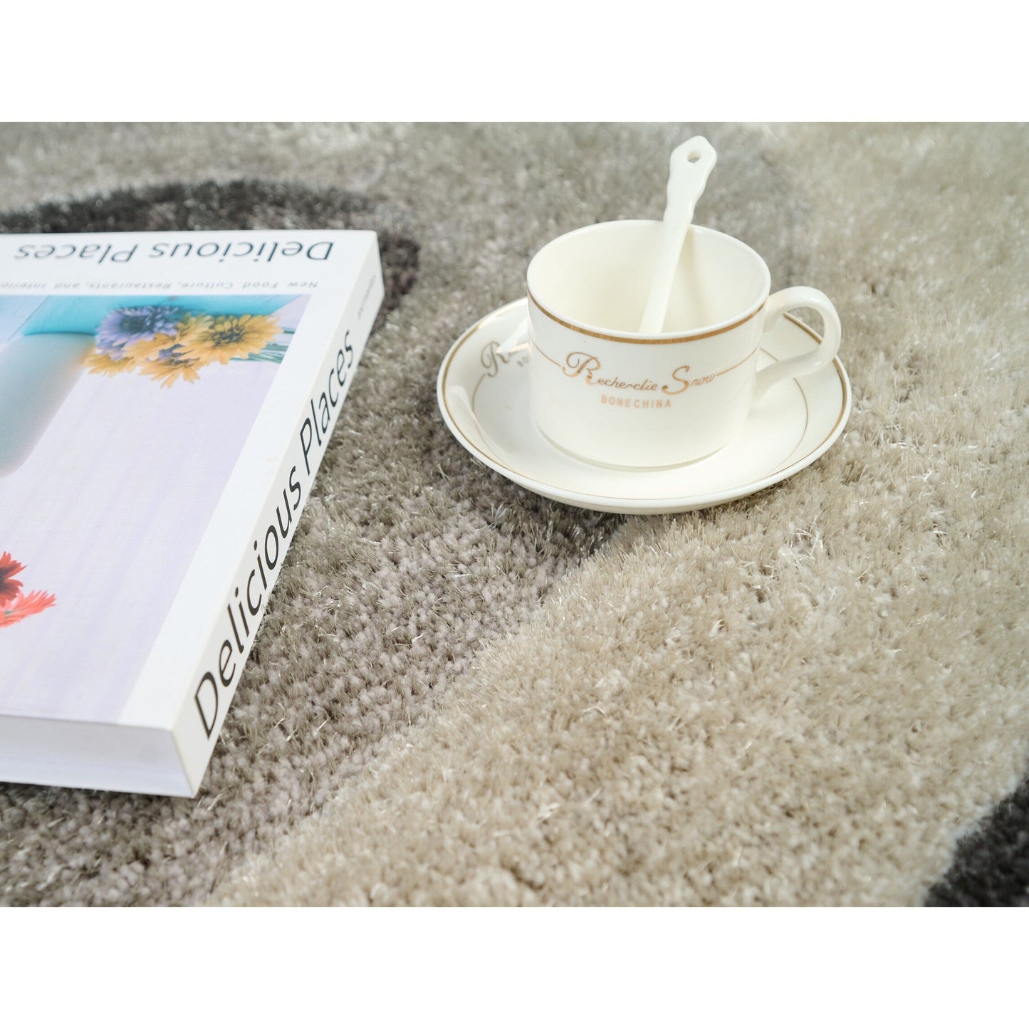 Tapis de sol abstrait à poils longs Mateos