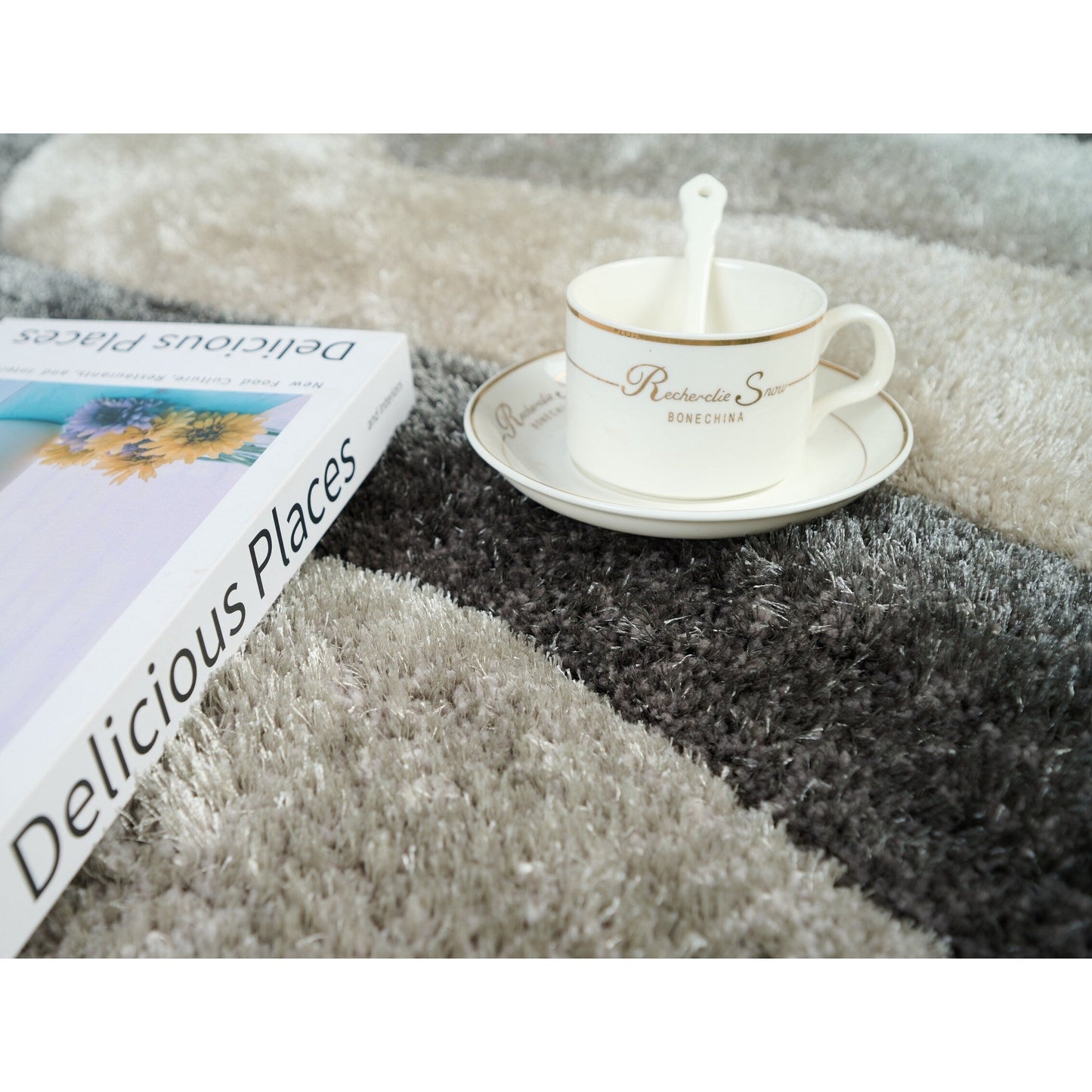 Tapis de sol abstrait à poils longs Mateos