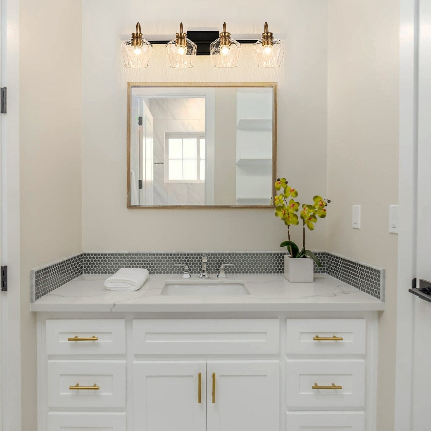 Appliques murales de salle de bain modernes à 3/4 lumières, à intensité variable, avec abat-jour en verre.