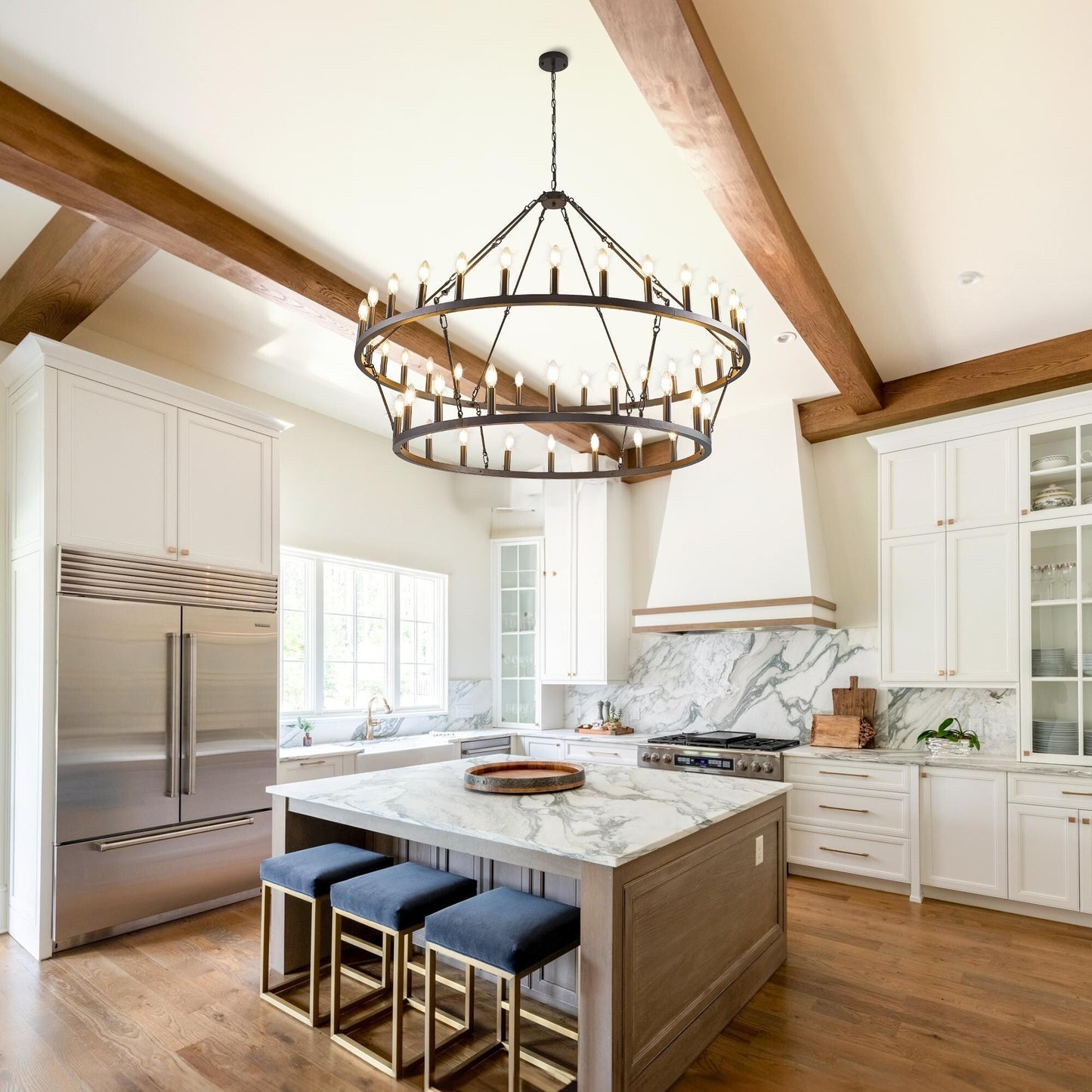 Luminaire suspendu moderne style ferme, lustre à 2 niveaux en forme de roue de charrette, grand luminaire pour plafond haut.