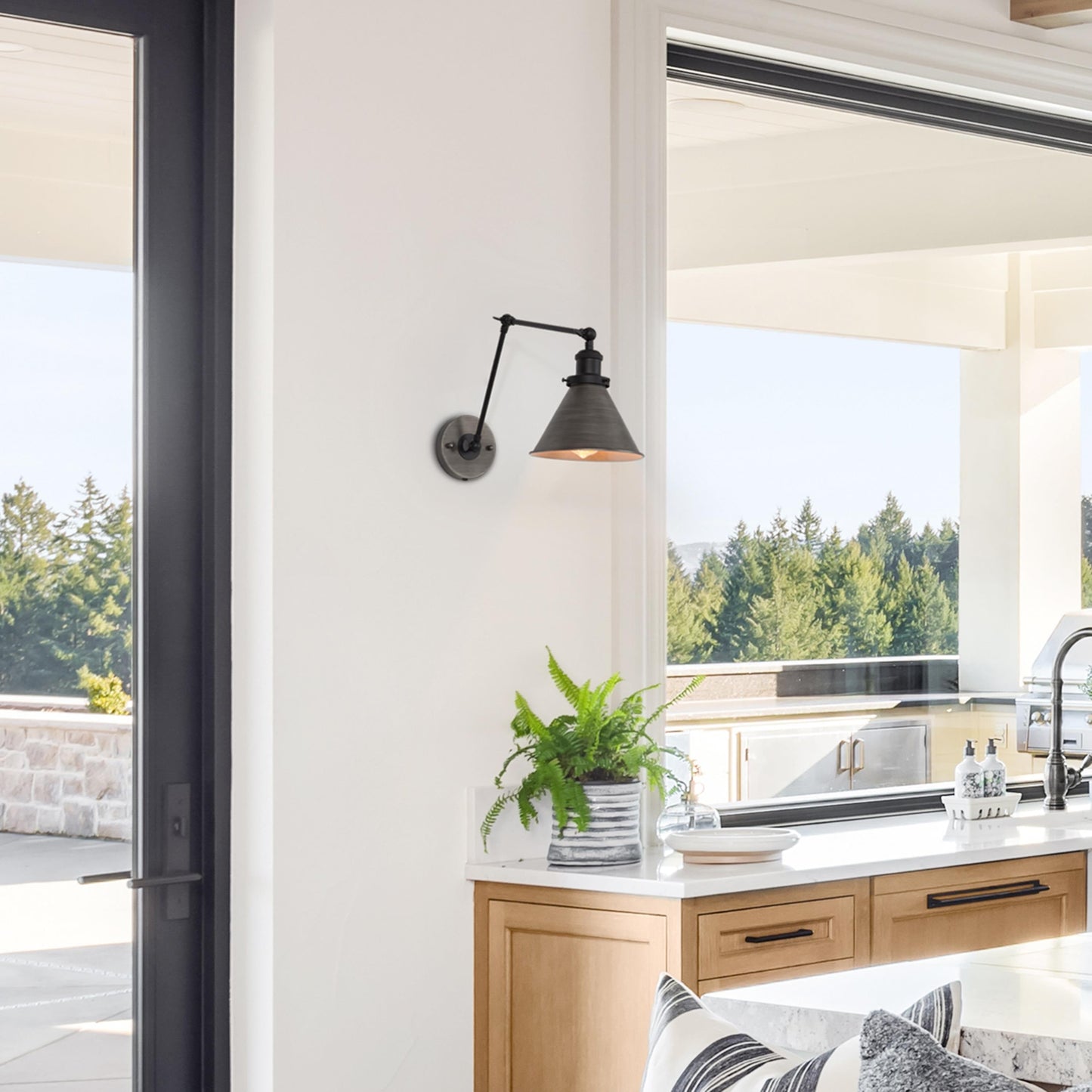 Ensemble de 2 appliques murales modernes à bras oscillant réglable, à brancher ou à câbler.