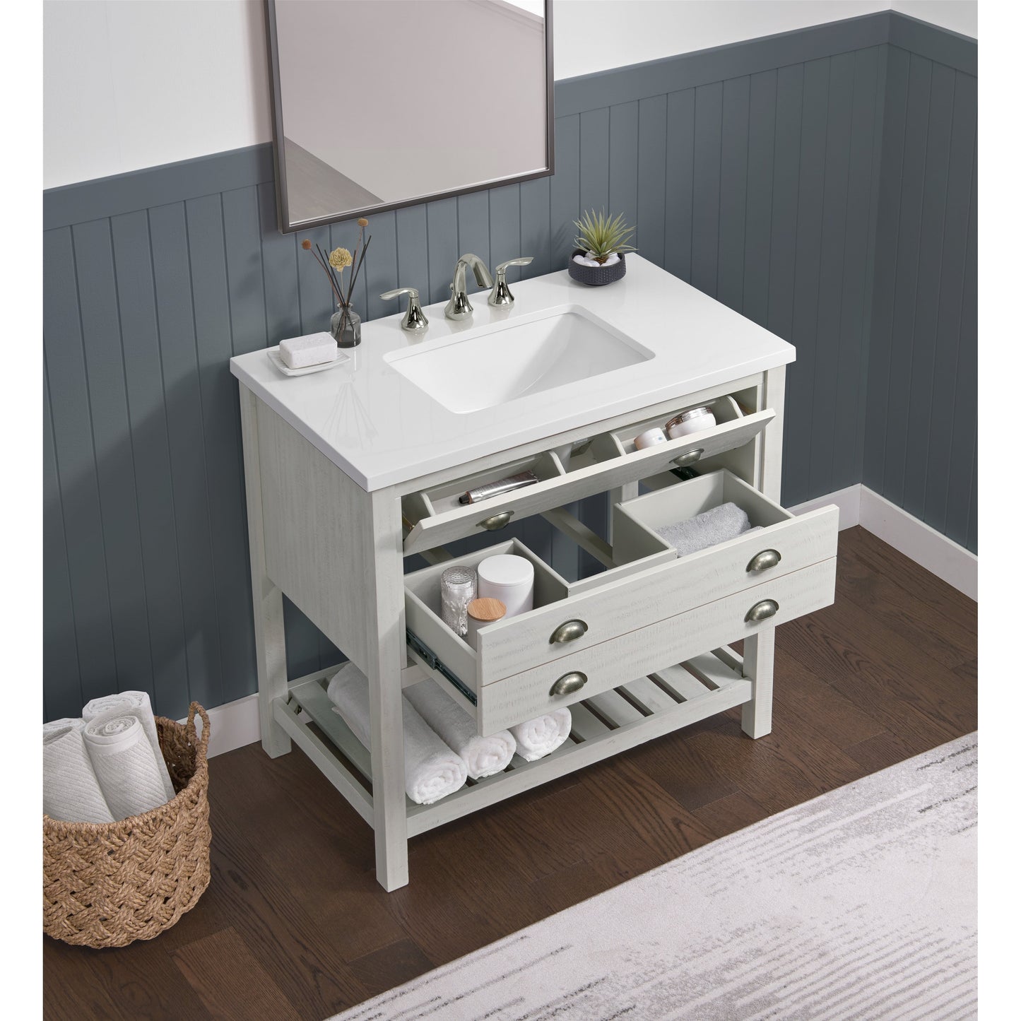 Meuble-lavabo de salle de bain simple Monterey 37, style farmhouse, avec plan de travail.