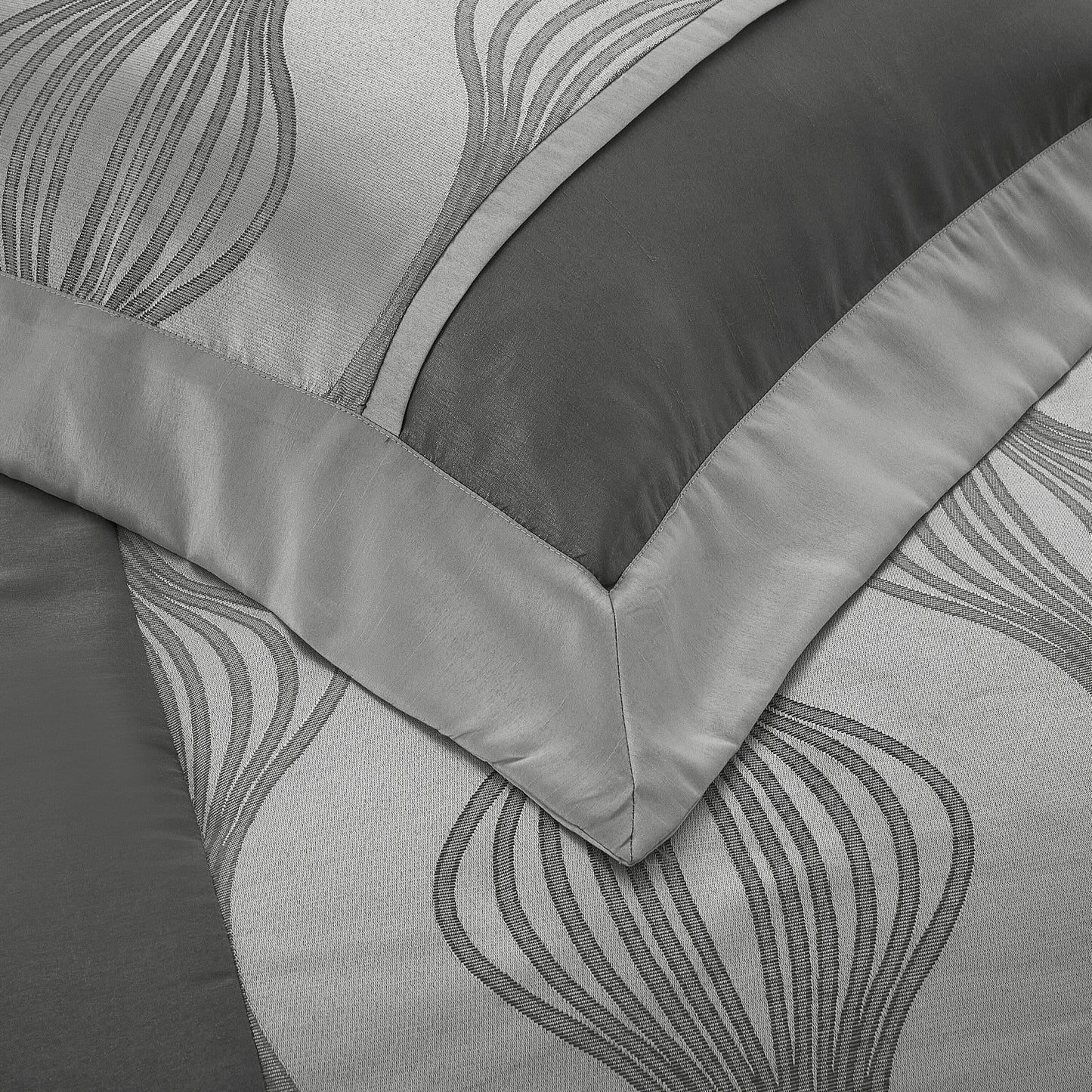 Nanshing Daniella 7-Piece Modern Geometric Comforter Set