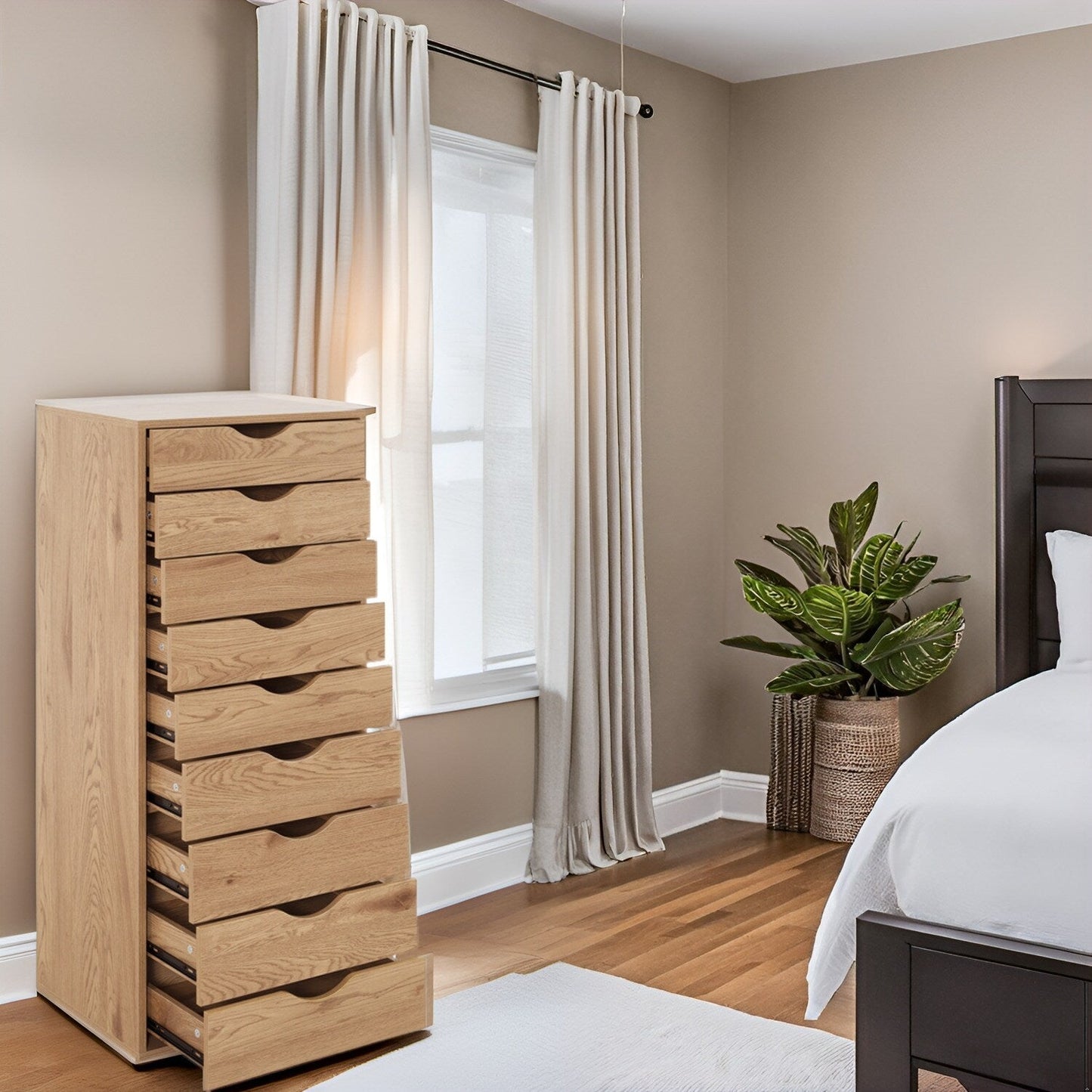 Armoire étroite en bois à 9 tiroirs avec coulisses à glissement fluide et étagère de rangement supérieure.