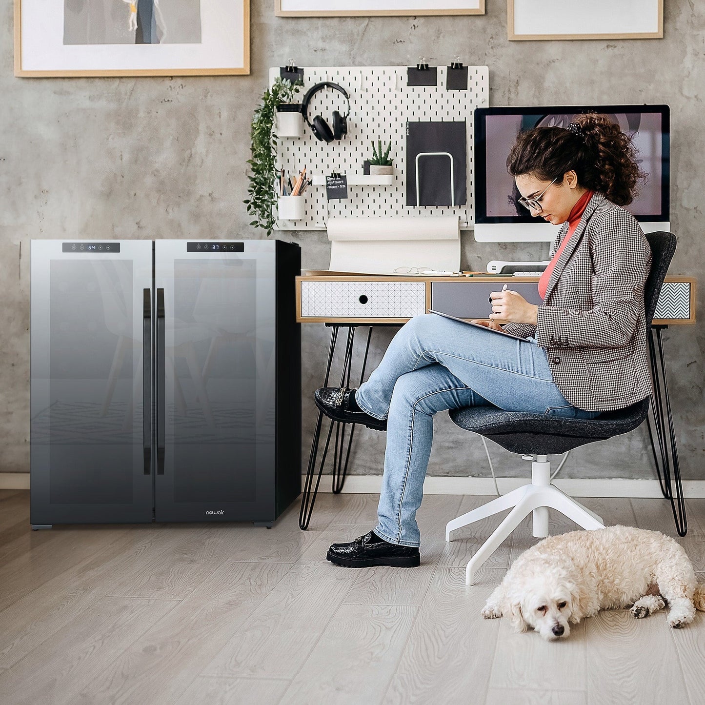 Réfrigérateur à vin et boissons Newair, 18 bouteilles et 59 canettes, double zone de température, autoportant, contrôle numérique de la température