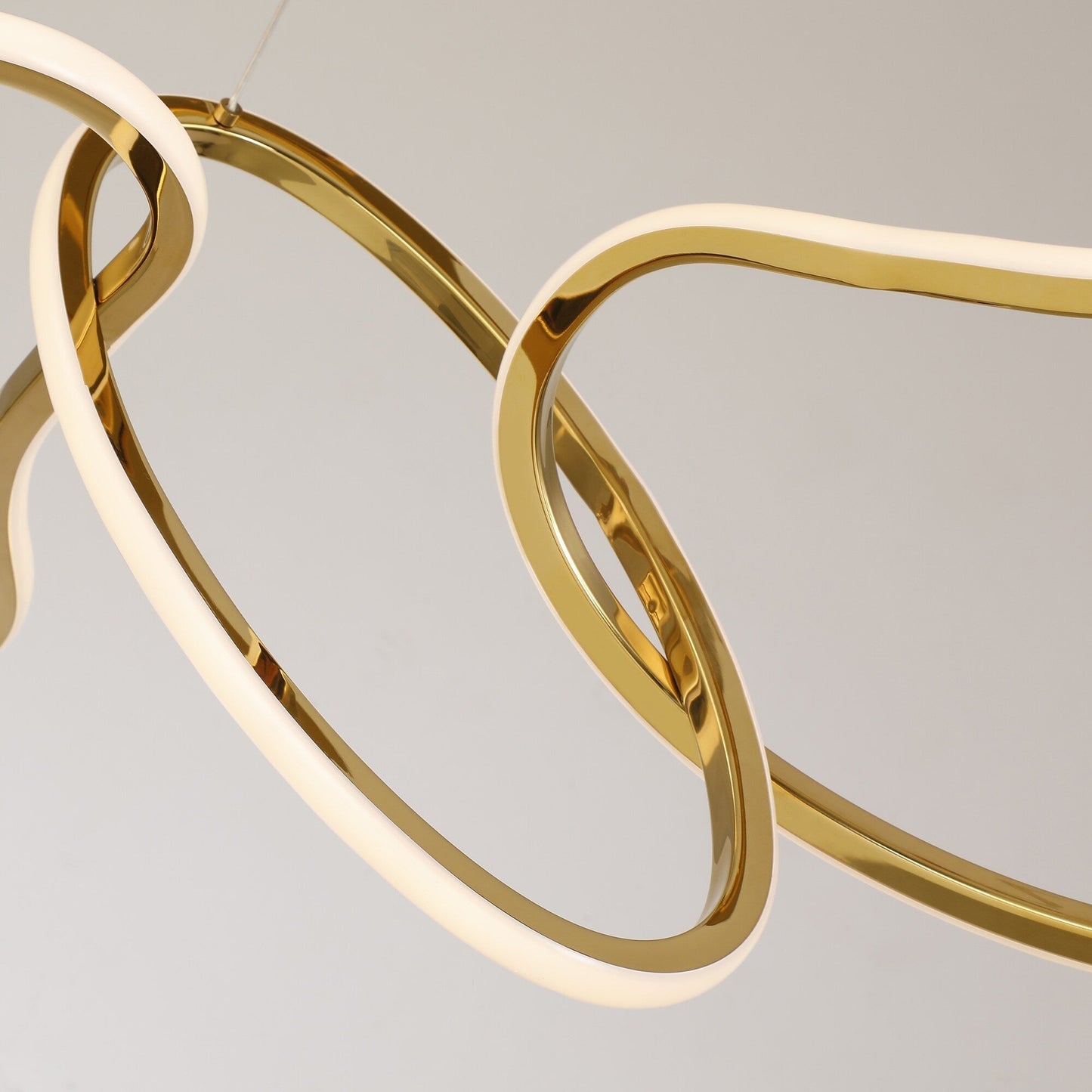 Luminaire suspendu LED en acier inoxydable noir, style nordique, pour salle à manger.