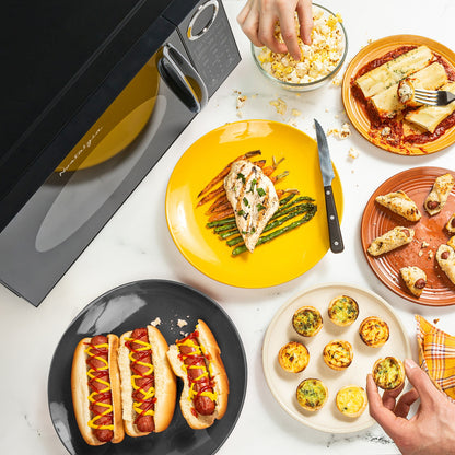 Four à micro-ondes de comptoir rétro Nostalgia de 0,9 pieds cubes