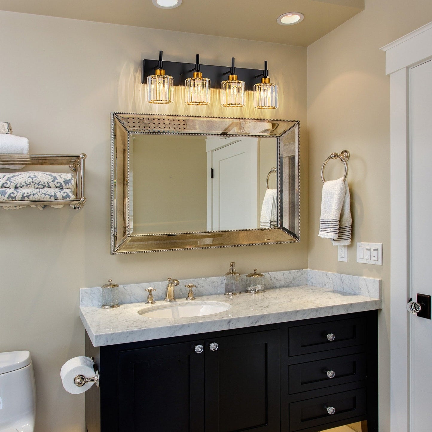 Appliques murales de salle de bain à cristaux, modernes, à intensité variable, avec abat-jours en cristal.