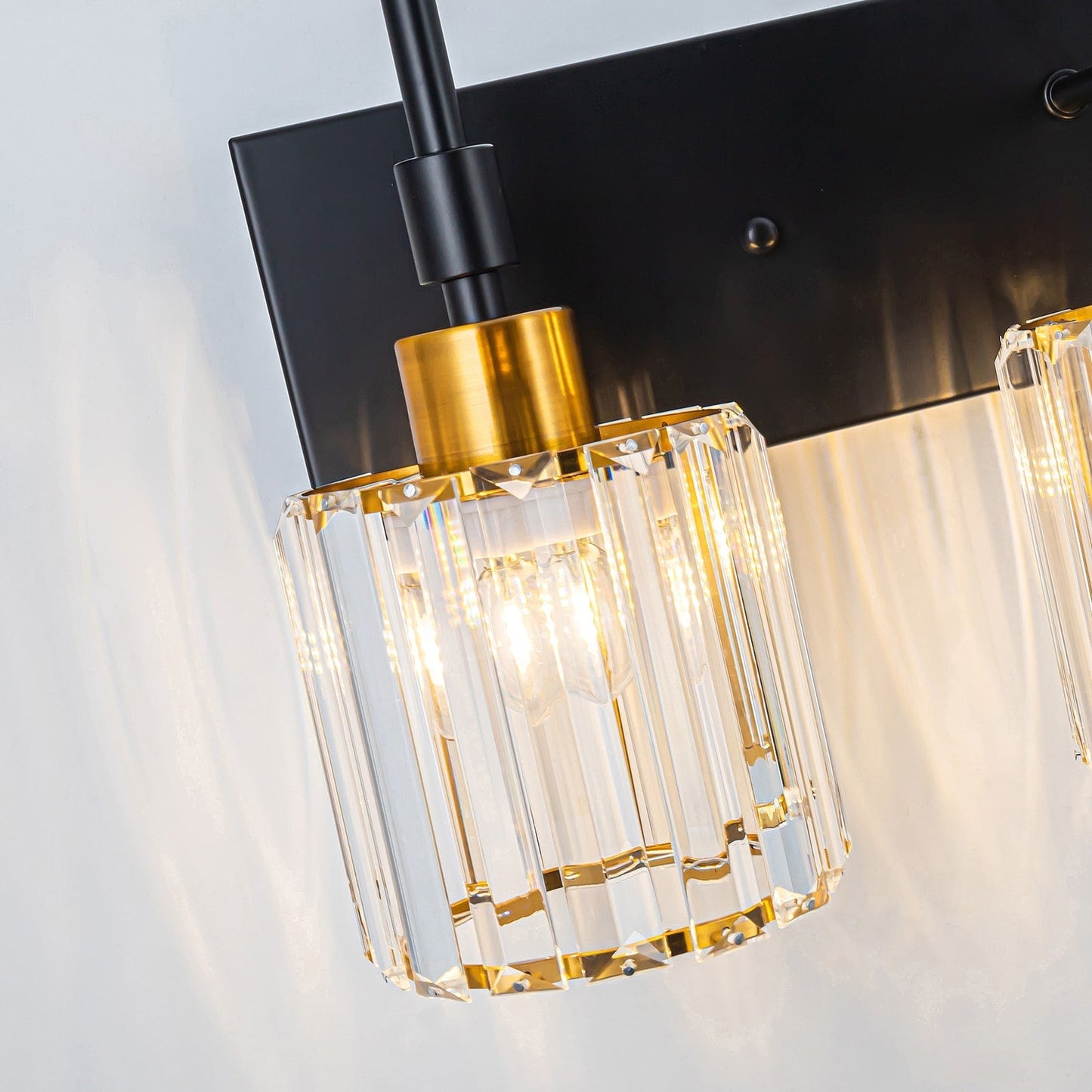 Appliques murales de salle de bain à cristaux, modernes, à intensité variable, avec abat-jours en cristal.