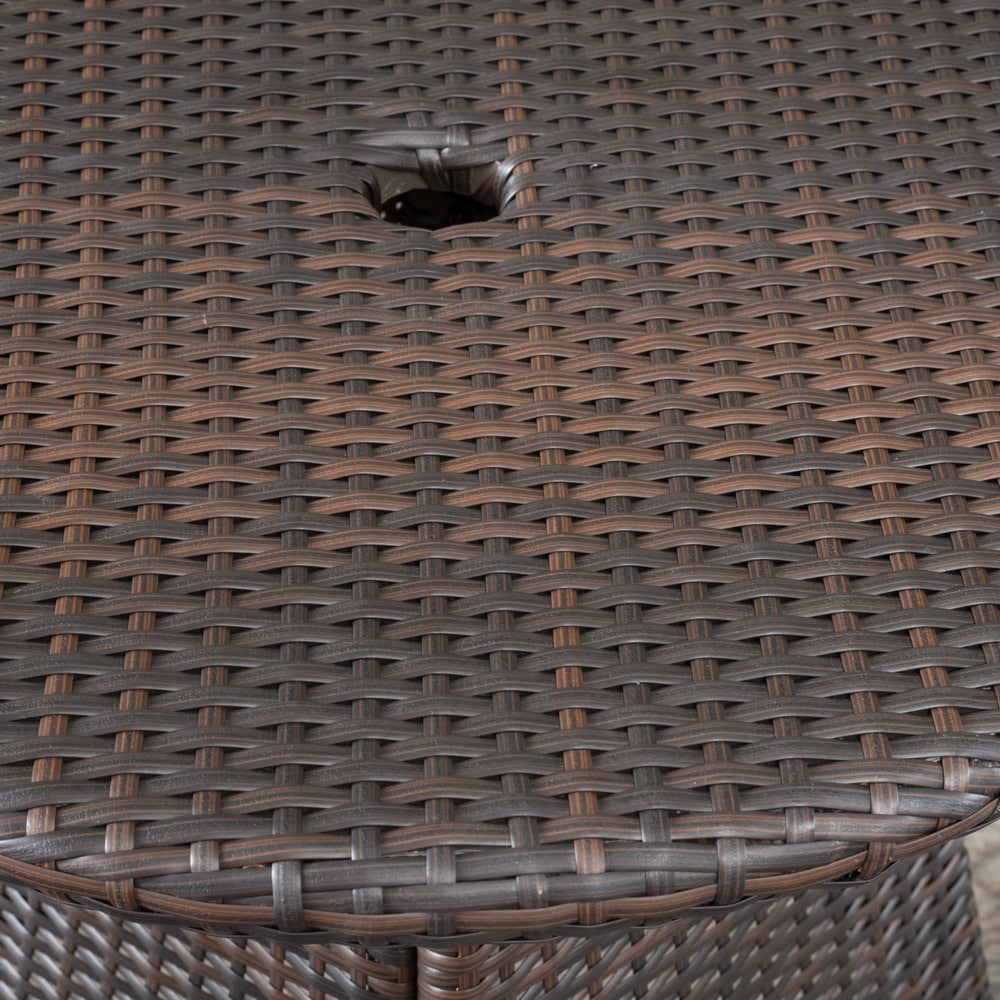 Ensemble de bistro en osier pour extérieur Peterson, 3 pièces, avec coussins, de Christopher Knight Home