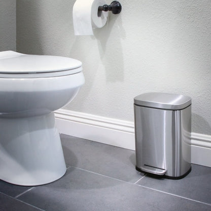 Qualiazero 13.2 GAL plus DEUX poubelles rectangulaires à ouverture par pied de 1.3 GAL - Pack familial