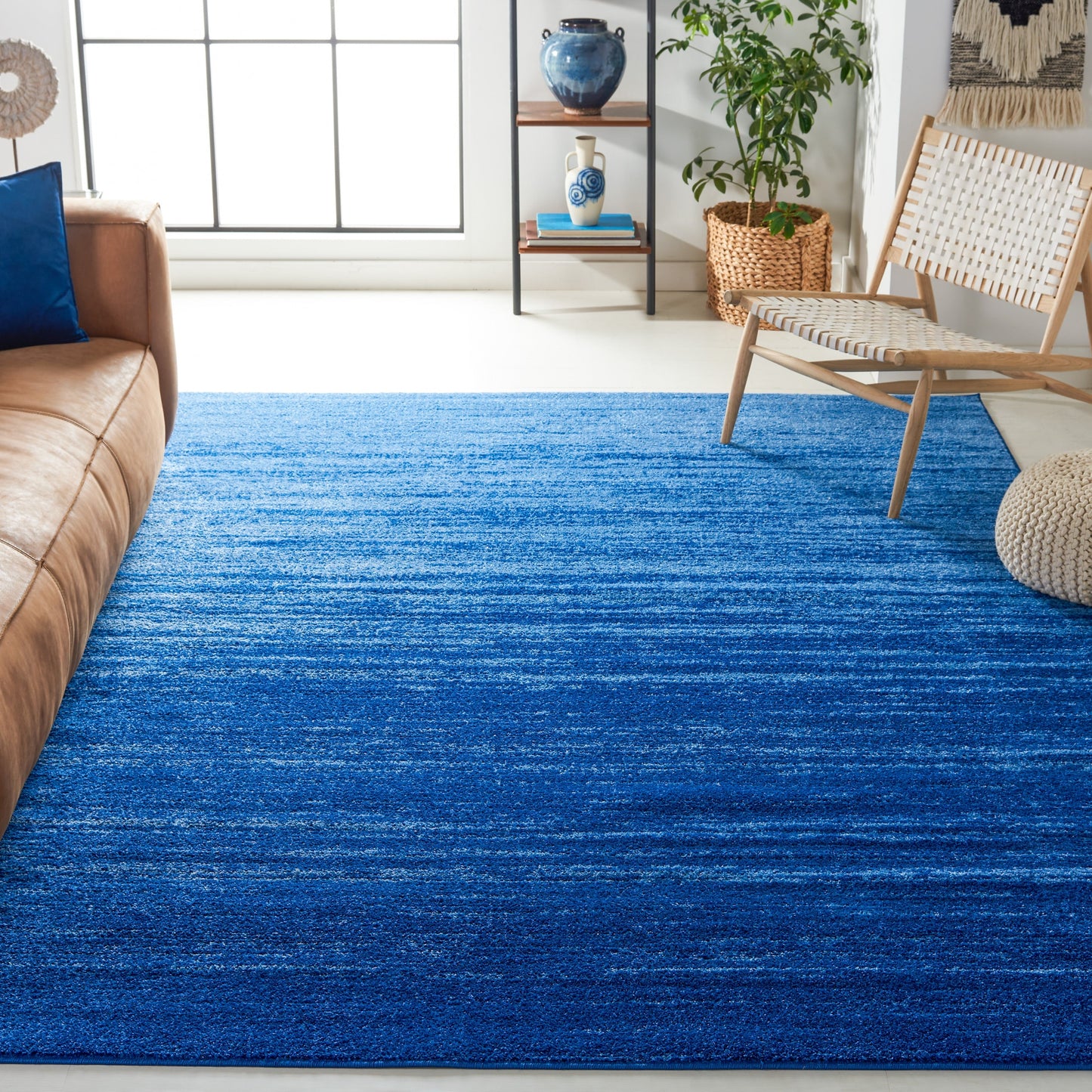 SAFAVIEH Adirondack Mieko Modern Ombre Distressed Area Rug
