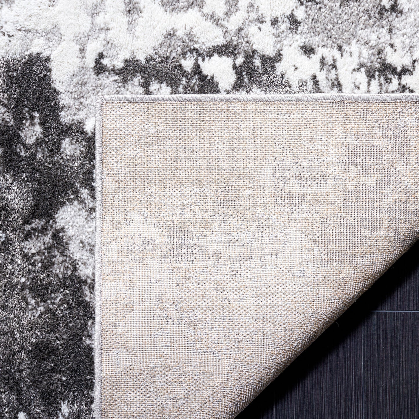 SAFAVIEH Century Dagnija Modern Abstract Rug