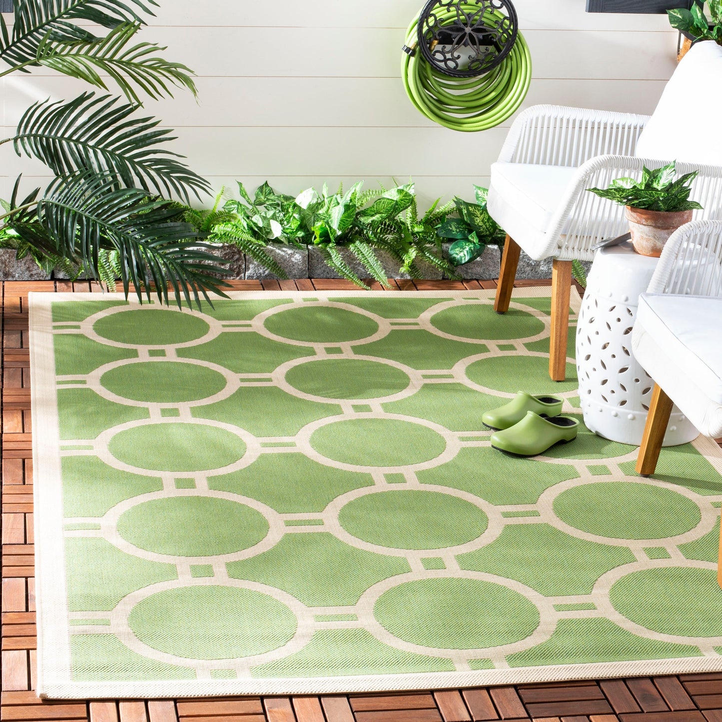 SAFAVIEH Courtyard Nira Indoor/ Outdoor Waterproof Patio Backyard Rug