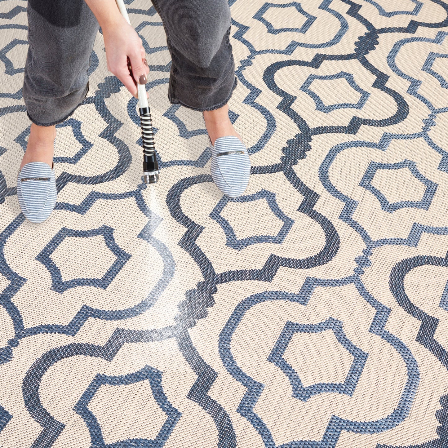 SAFAVIEH Courtyard Oyvor Indoor/ Outdoor Waterproof Patio Backyard Rug