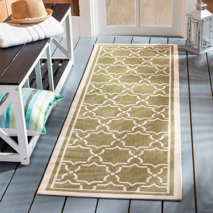 SAFAVIEH Courtyard Thomasina Indoor/ Outdoor Waterproof Patio Backyard Rug